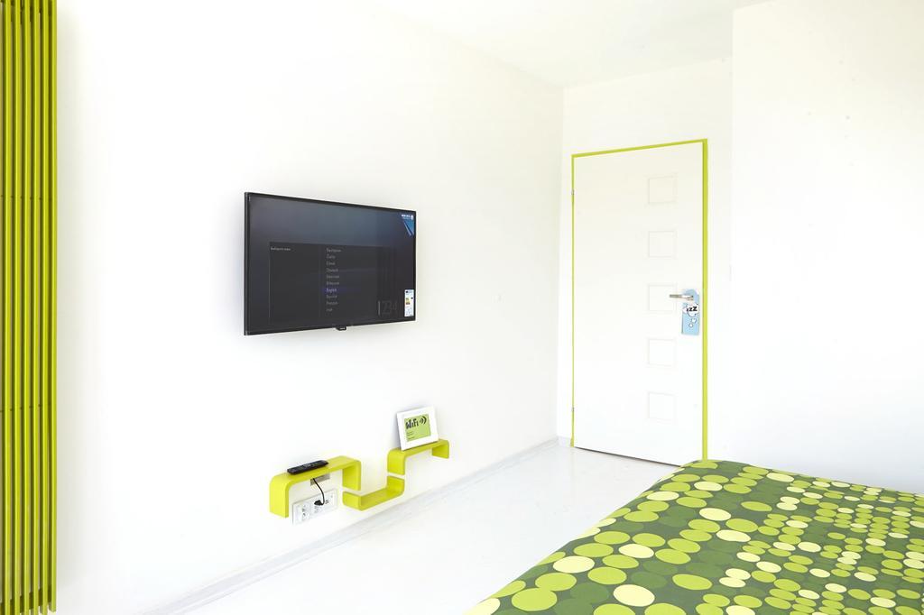 Lovely Sunny Flat In City Center Варшава Стая снимка
