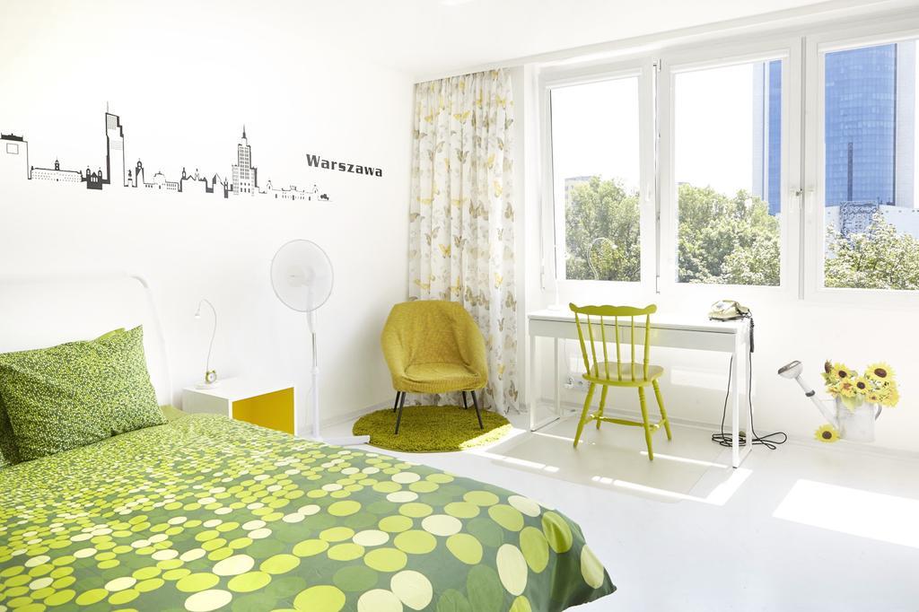 Lovely Sunny Flat In City Center Варшава Стая снимка