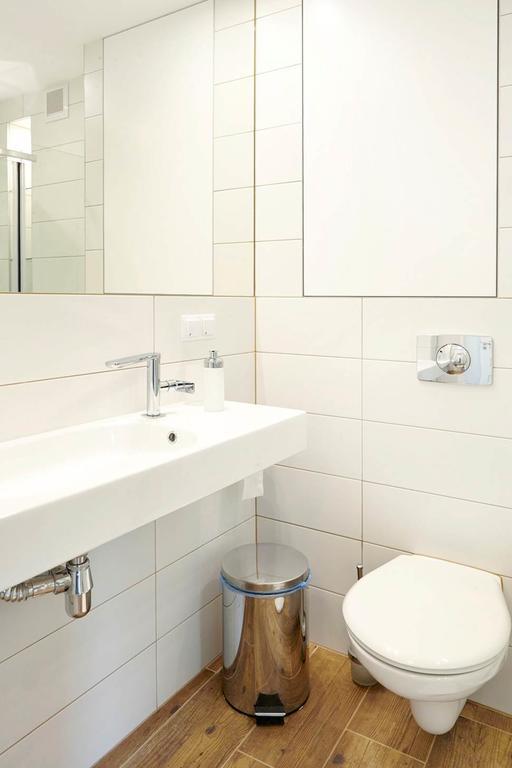Lovely Sunny Flat In City Center Варшава Стая снимка